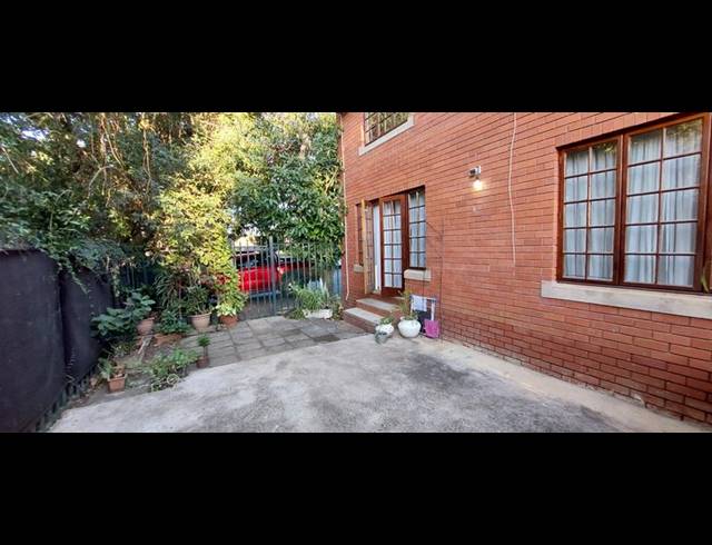 2 BEDROOM APARTMENT FOR SALE IN SCOTTSVILLE